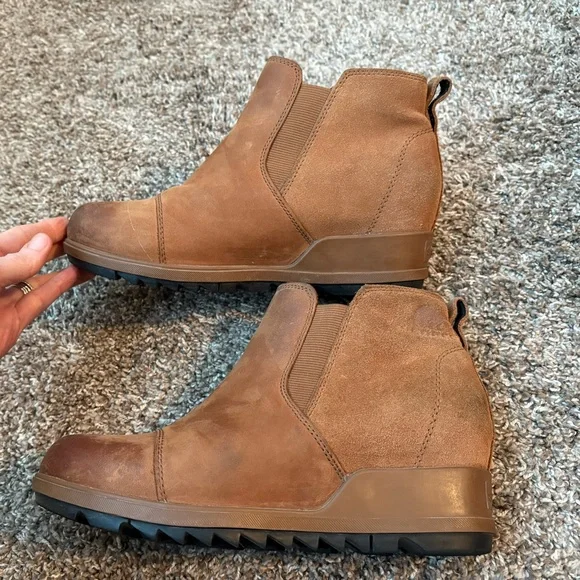 Sorel ladies wedge heel pull on suede and leather boots size 8 - Picture 2 of 9